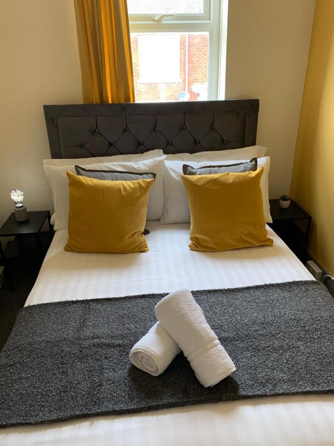 Balfour - Beautiful refurbished spacious 3 bedroom Gateshead flat Exterior foto